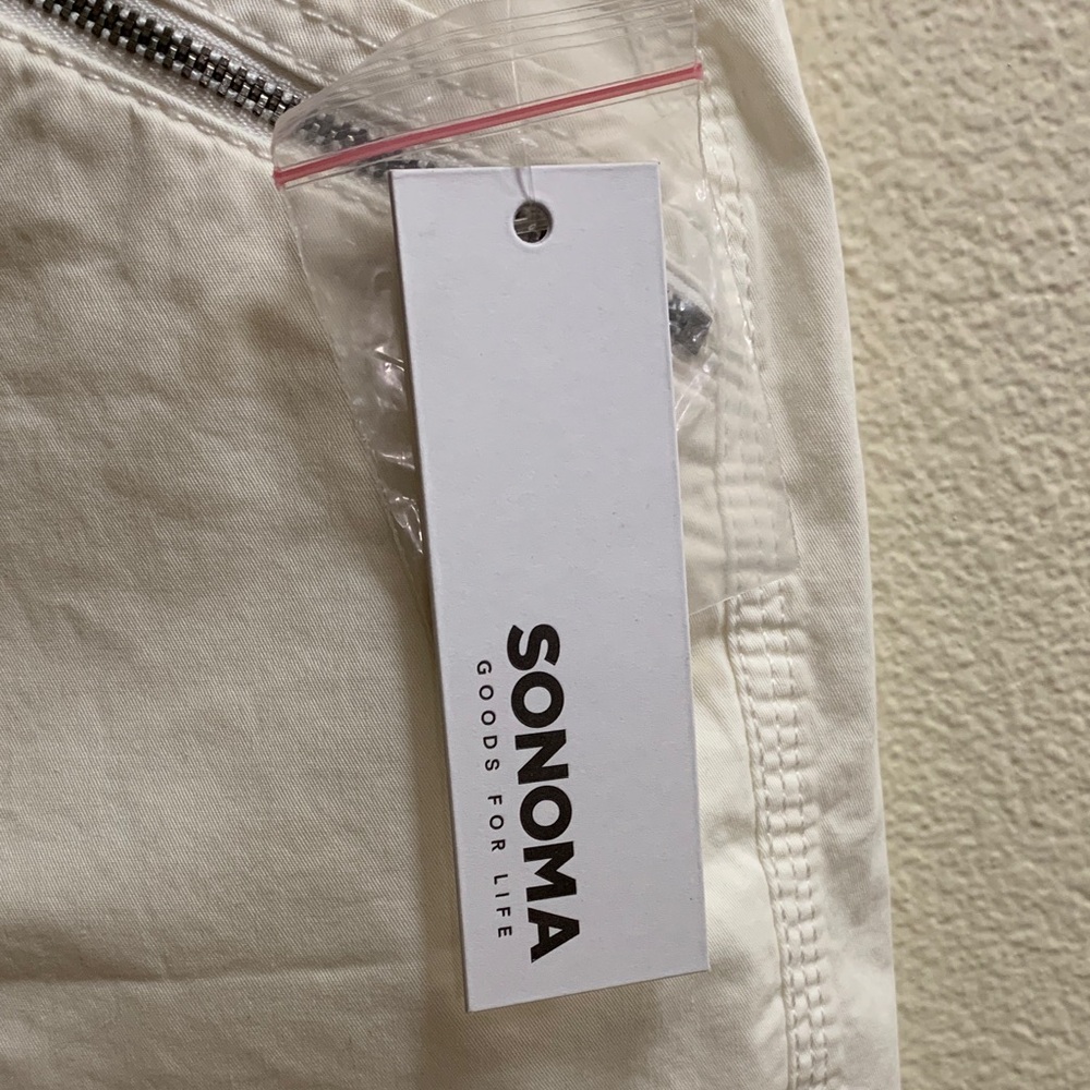 Sonoma White Bermuda Mid-Rise Cargo Shorts Ultra Comfort Waist Size 16 New - Picture 7 of 10